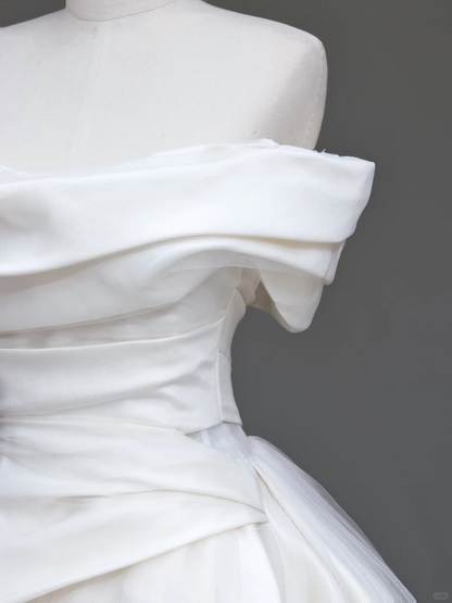 Unique Bridal Gown Ball Gown Off The Shoulder White Satin Wedding Dresses Bridal Gowns DP723