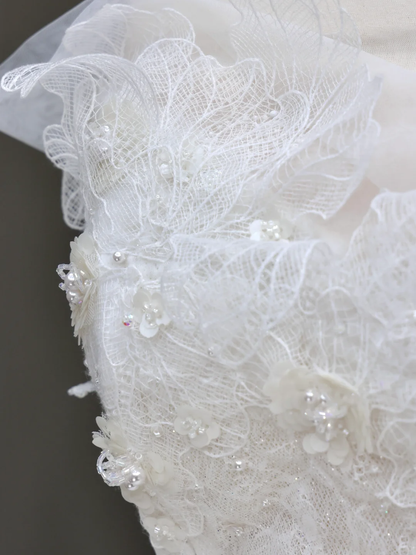 Unique Bridal Gown Ball Gown Strapless White Satin Wedding Dresses Beads Bridal Gowns DP787