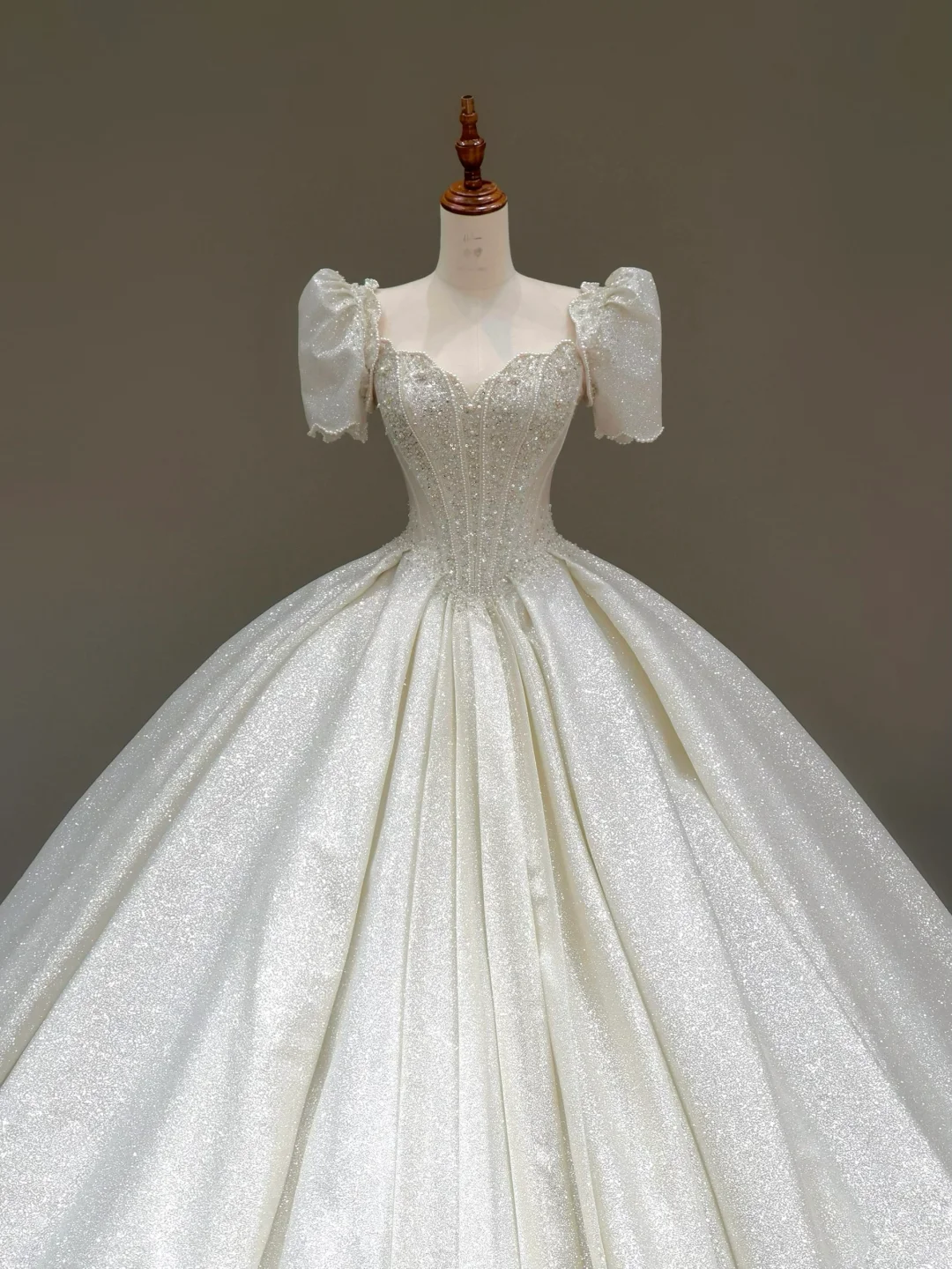 Princess Bridal Gown Ball Gown Sweetheart Short Sleeves White Sequin Wedding Dresses Bridal Gowns DP797