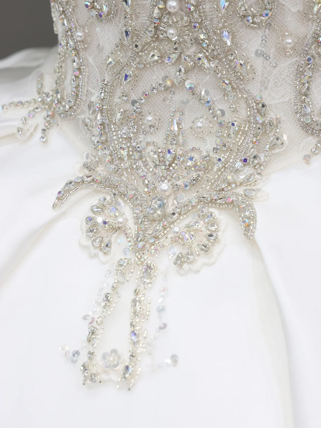 Princess Bridal Gown Ball Gown Sweetheart Long Sleeves White Sequin Wedding Dresses Bridal Gowns DP813