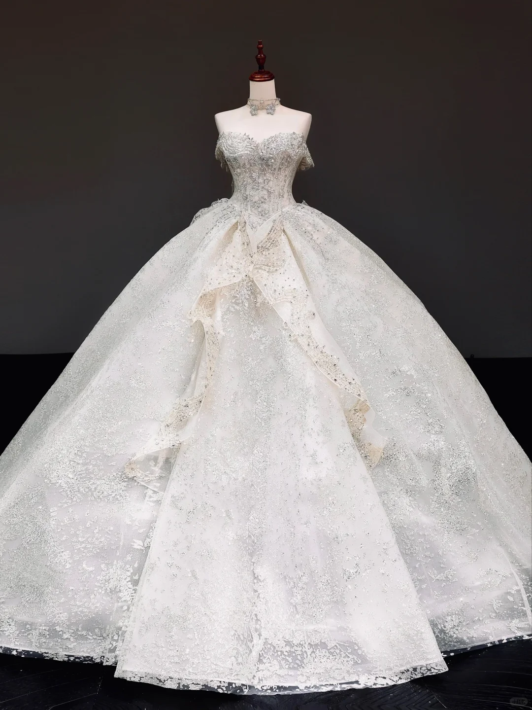 Princess Bridal Gown Ball Gown Sweetheart White Sequin Wedding Dresses Bridal Gowns DP815