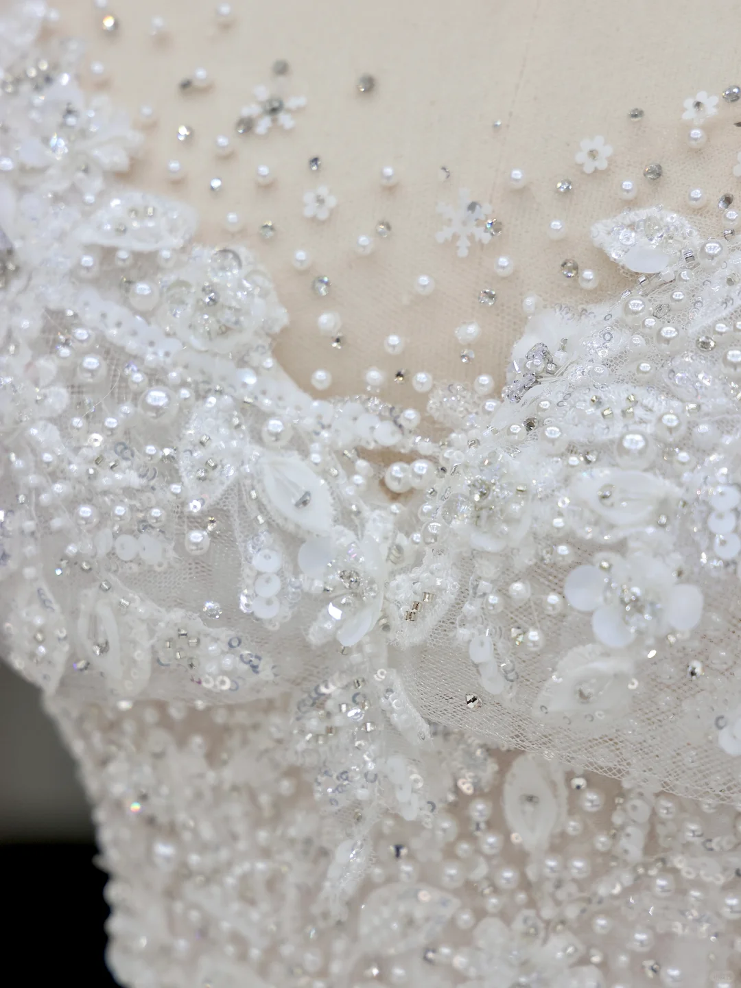 Princess Bridal Gown Ball Gown Scoop Satin White Beads Wedding Dresses With Sleeves Bridal Gowns DP823