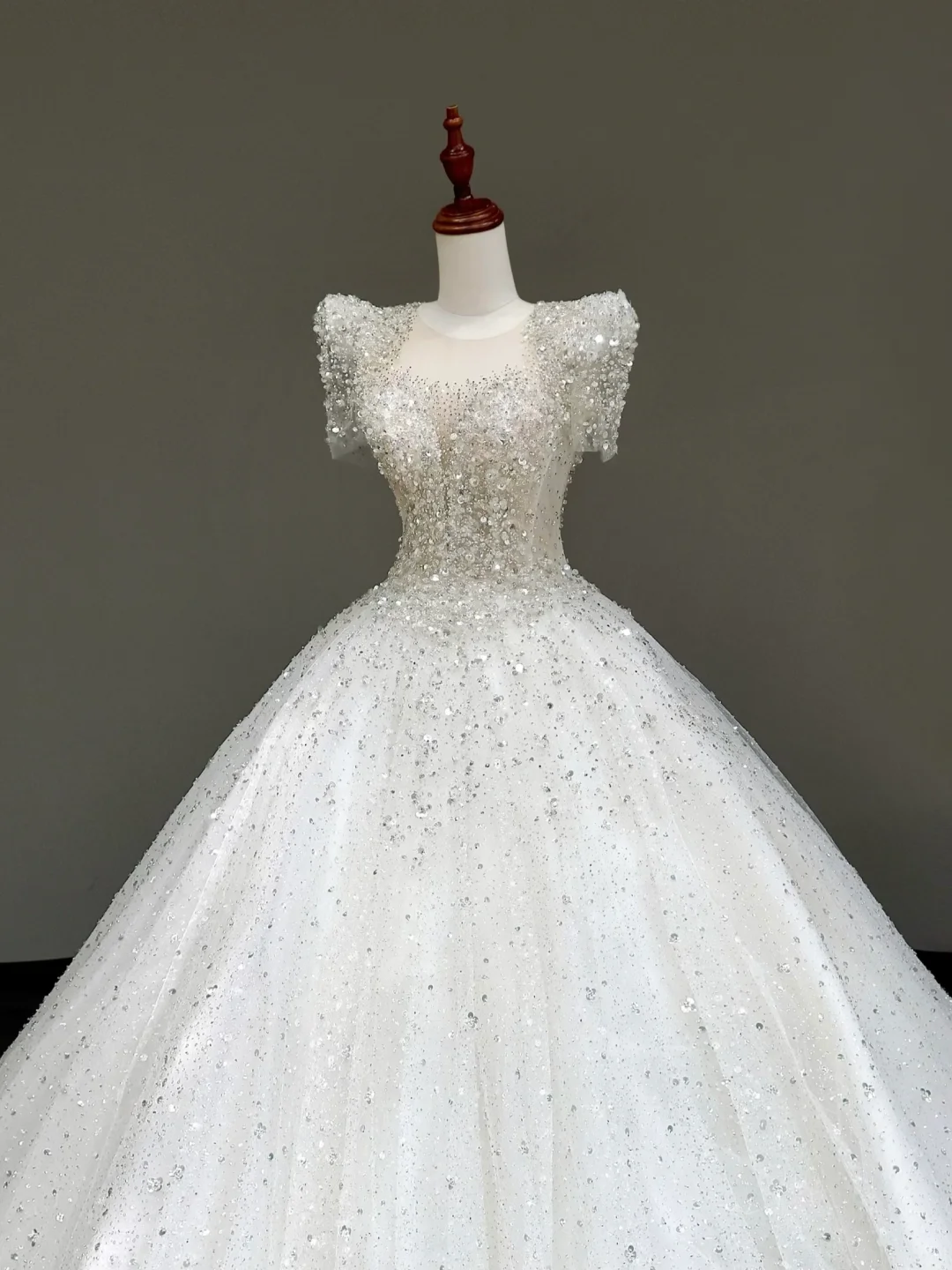 Princess Bridal Gown Ball Gown Scoop Sequin White Beads Wedding Dresses With Sleeves Bridal Gowns DP824