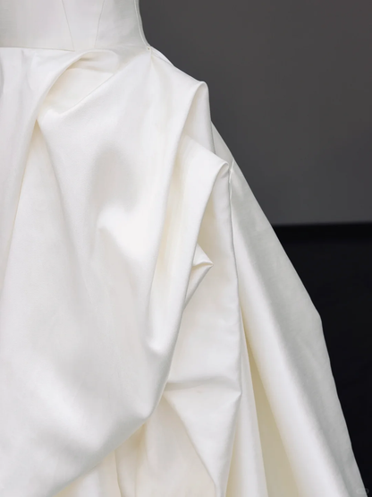 Timeless Bridal Gown Ball Gown Strapless White Satin Wedding Dresses Bridal Gowns DP874