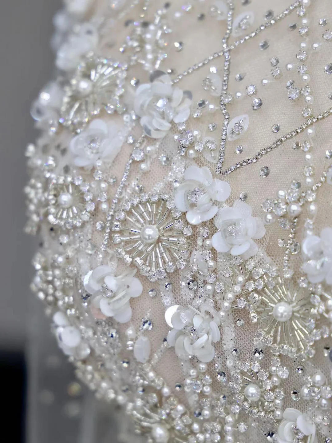 Princess Bridal Gown Ball Gown High Neckline White Sequin Beads Wedding Dresses Winter Bridal Gowns DP871