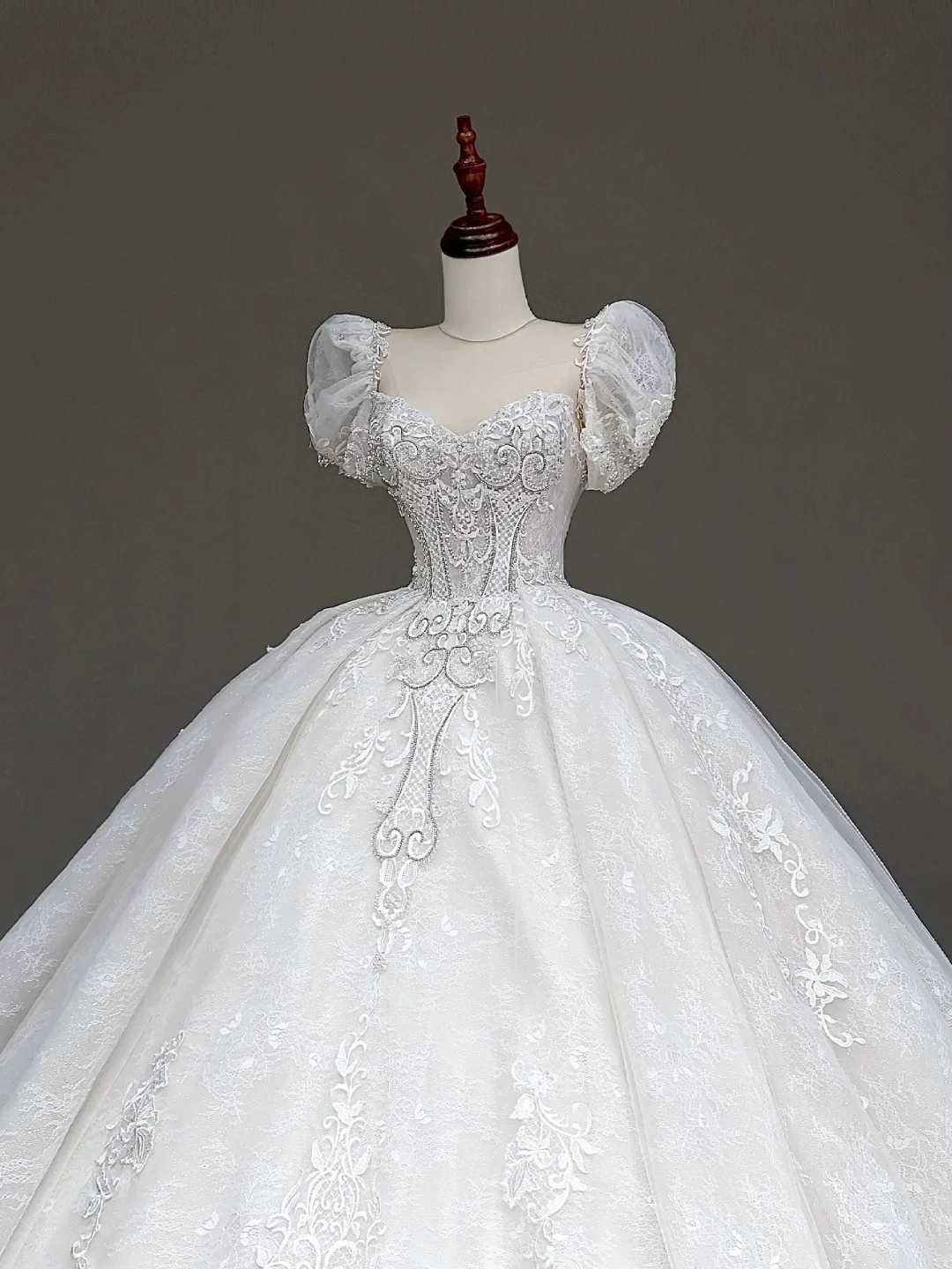 Princess Bridal Gown Ball Gown Sweetheart Lace White Beads Wedding Dresses With Sleeves Bridal Gowns DP848