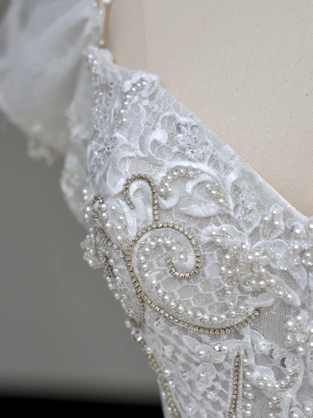 Princess Bridal Gown Ball Gown Sweetheart Lace White Beads Wedding Dresses With Sleeves Bridal Gowns DP848