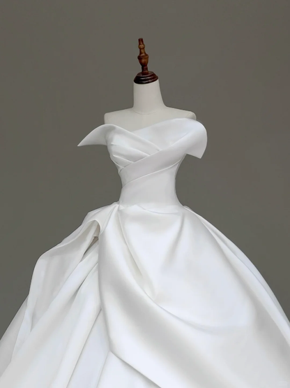 Timeless Bridal Gown Ball Gown Sweetheart White Satin Wedding Dresses Bridal Gowns DP850