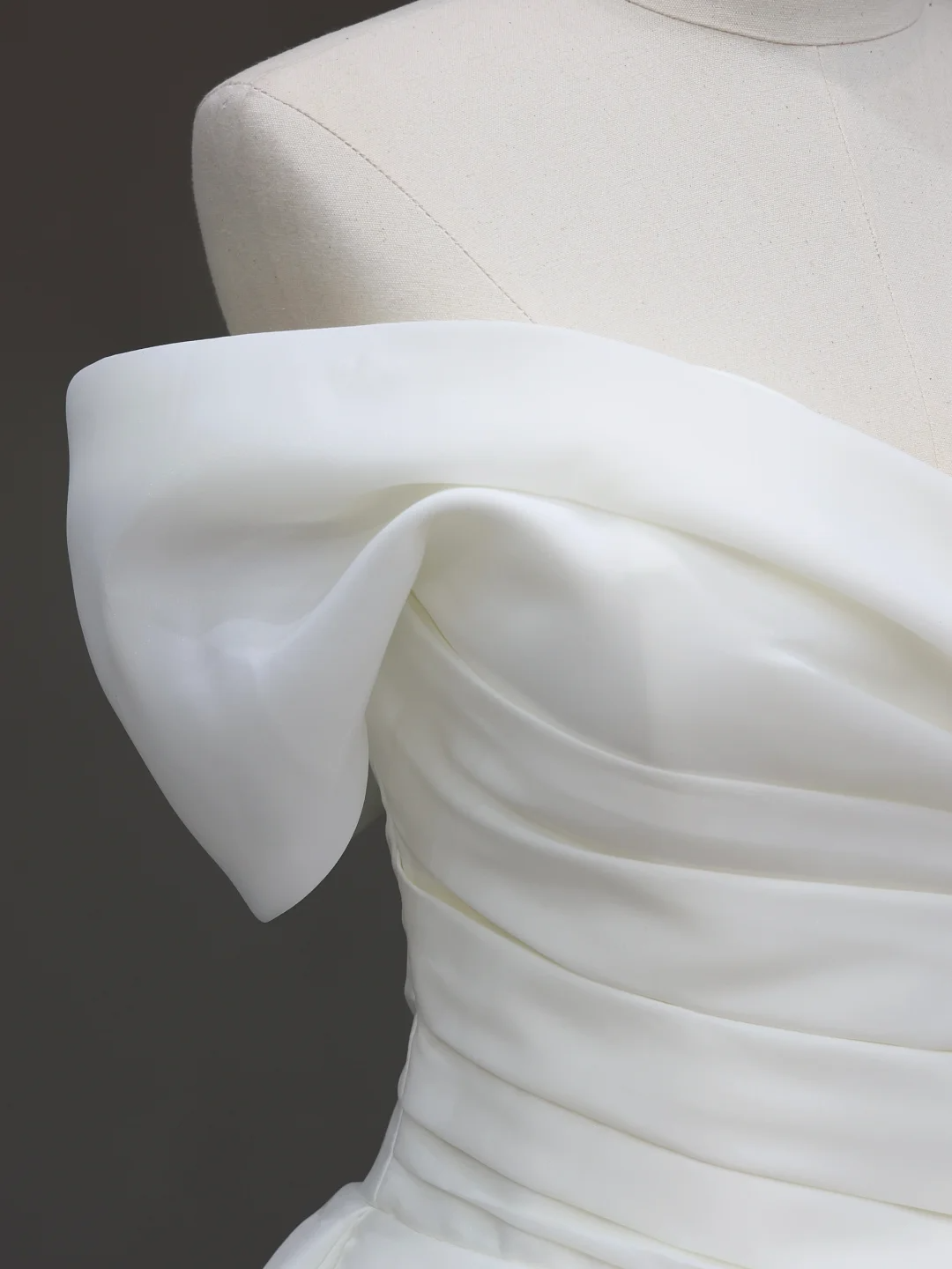 Timeless Bridal Gown Ball Gown Off The Shoulder Satin Long Wedding Dresses Bridal Gowns DP852