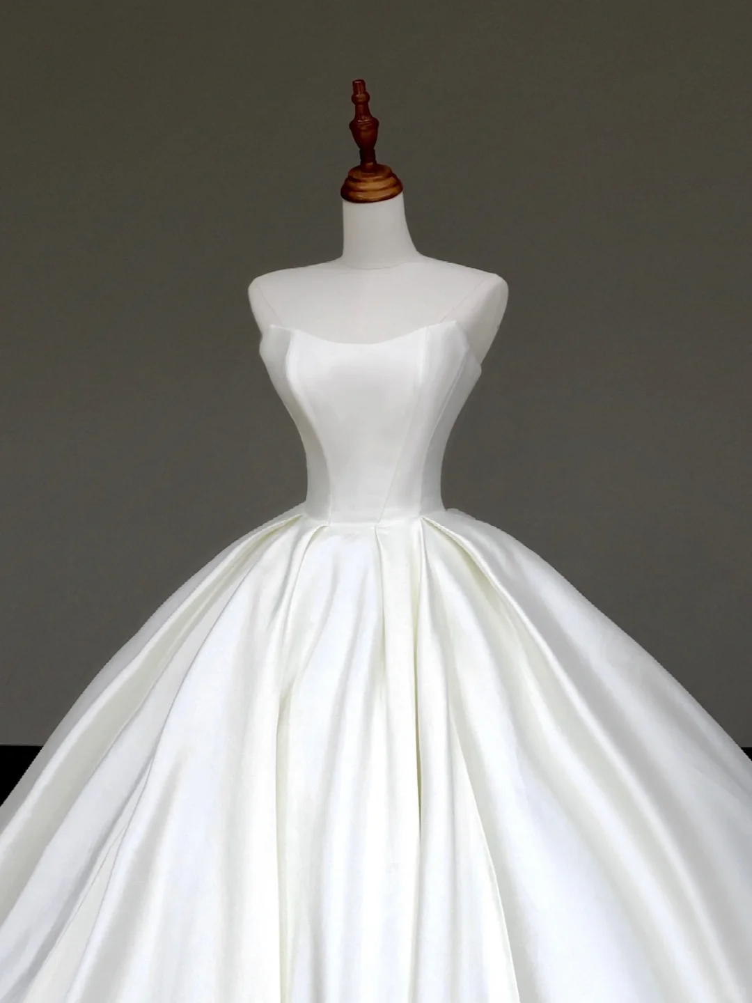 Timeless Bridal Gown Ball Gown Sweetheart White Satin Wedding Dresses Bridal Gowns DP881