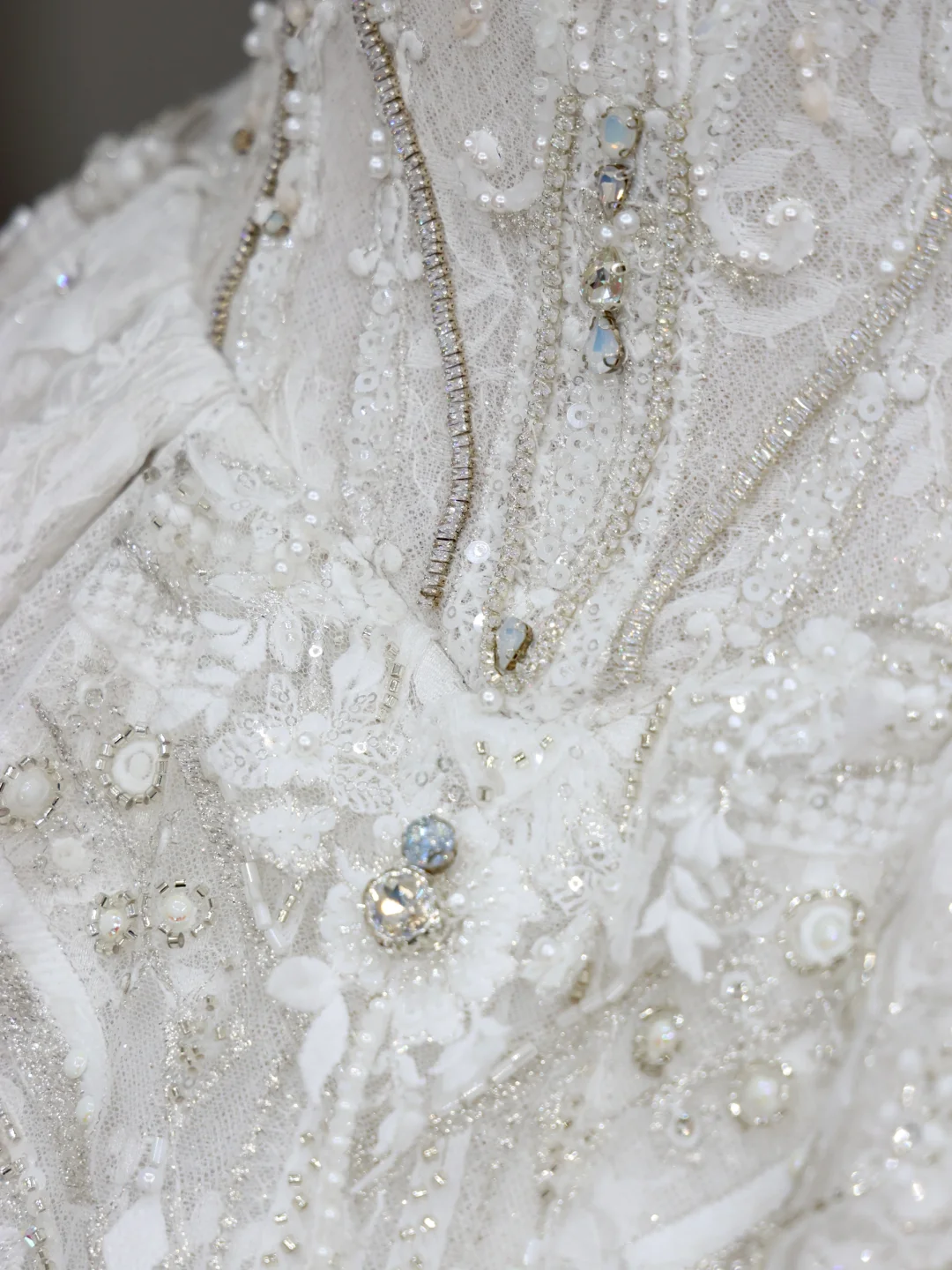 Princess Bridal Gown Ball Gown Strapless White Sequin Beads Wedding Dresses Bridal Gowns DP885