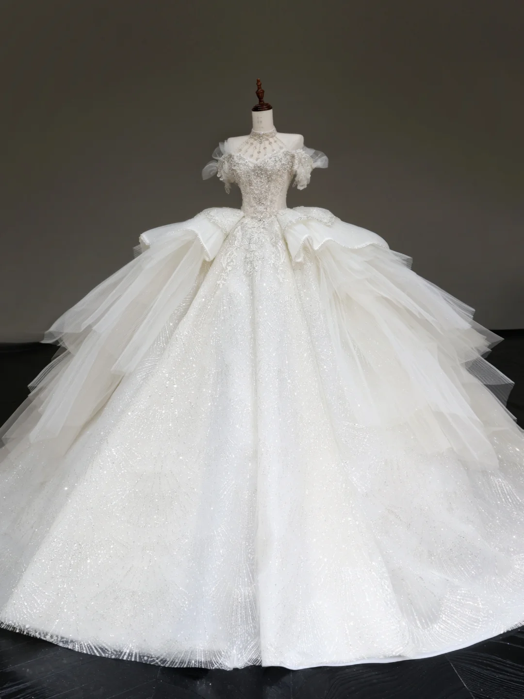 Princess Bridal Gown Ball Gown Off The Shoulder White Sequin Beads Wedding Dresses Winter Bridal Gowns DP886