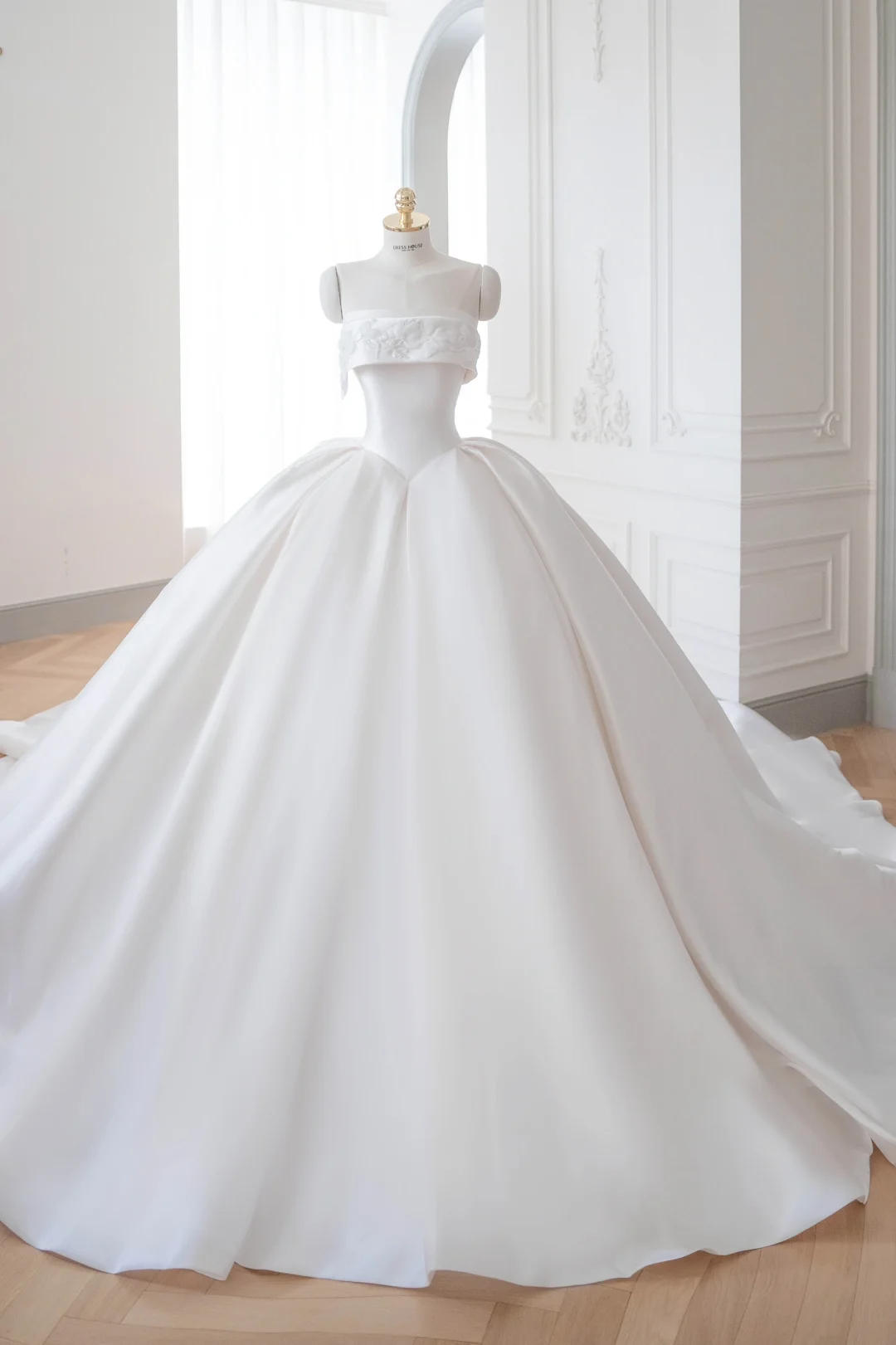 Timeless Bridal Gown Ball Gown Strapless White Satin Wedding Dresses Bridal Gowns DP890