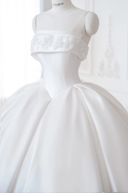 Timeless Bridal Gown Ball Gown Strapless White Satin Wedding Dresses Bridal Gowns DP890