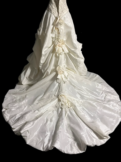 Pretty Wedding Dress Ball Gown Halter Ivory Satin Wedding Dresses Bridal Gowns DP920