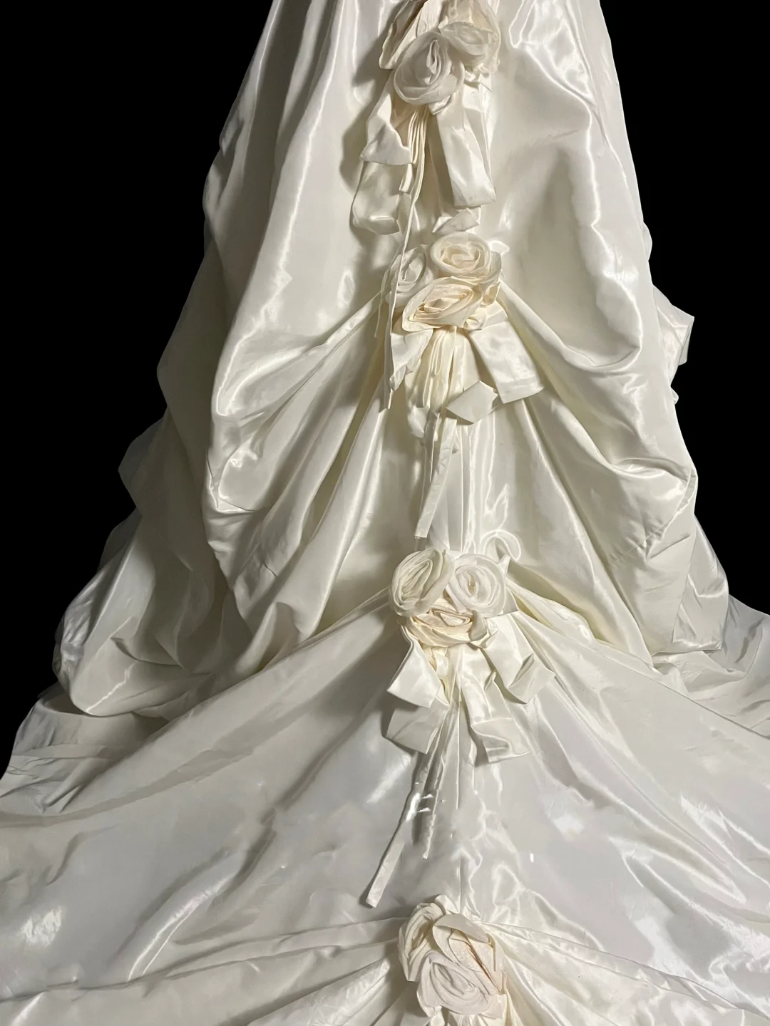 Pretty Wedding Dress Ball Gown Halter Ivory Satin Wedding Dresses Bridal Gowns DP920