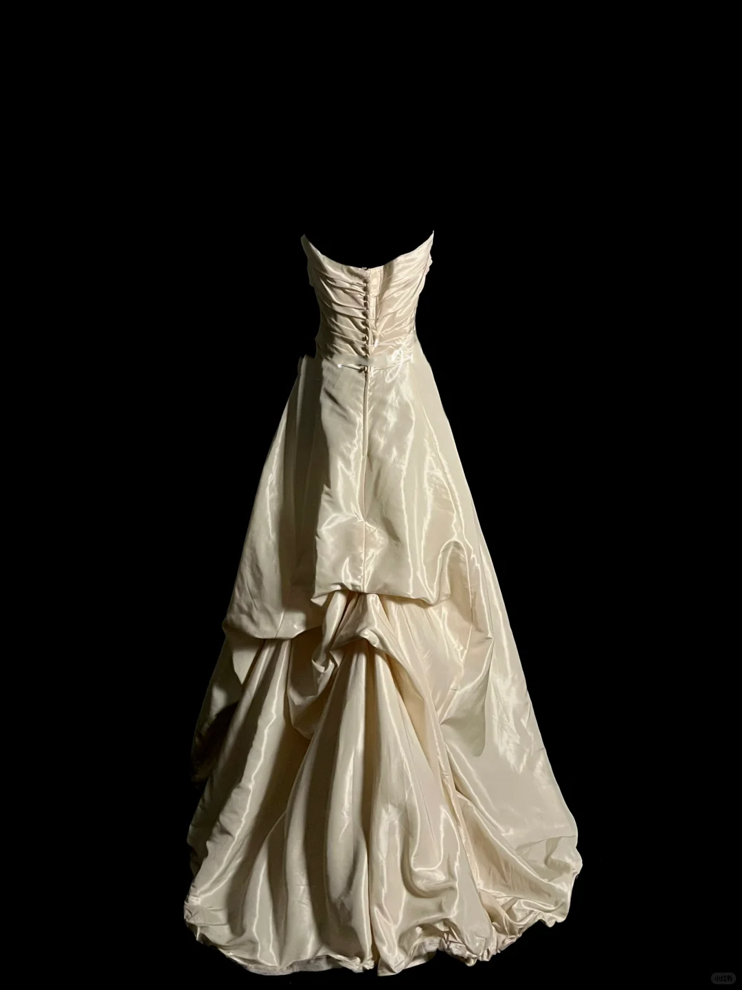 Pretty Wedding Dress Ball Gown Strapless Ivory Satin Vintage Wedding Dresses Bridal Gowns DP921