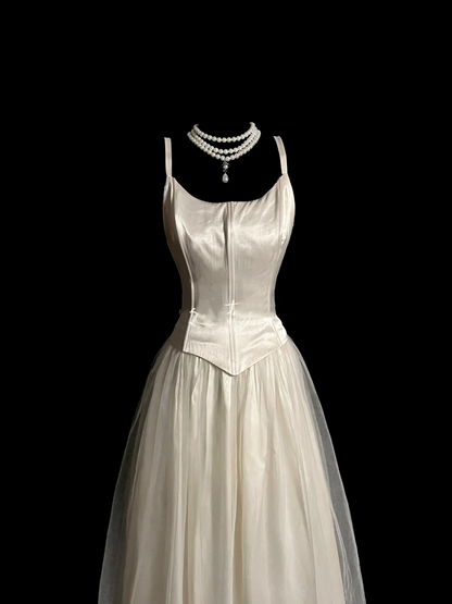 Pretty Wedding Dress Ball Gown Spaghetti Straps Ivory Tulle Long Wedding Dresses Bridal Gowns DP924