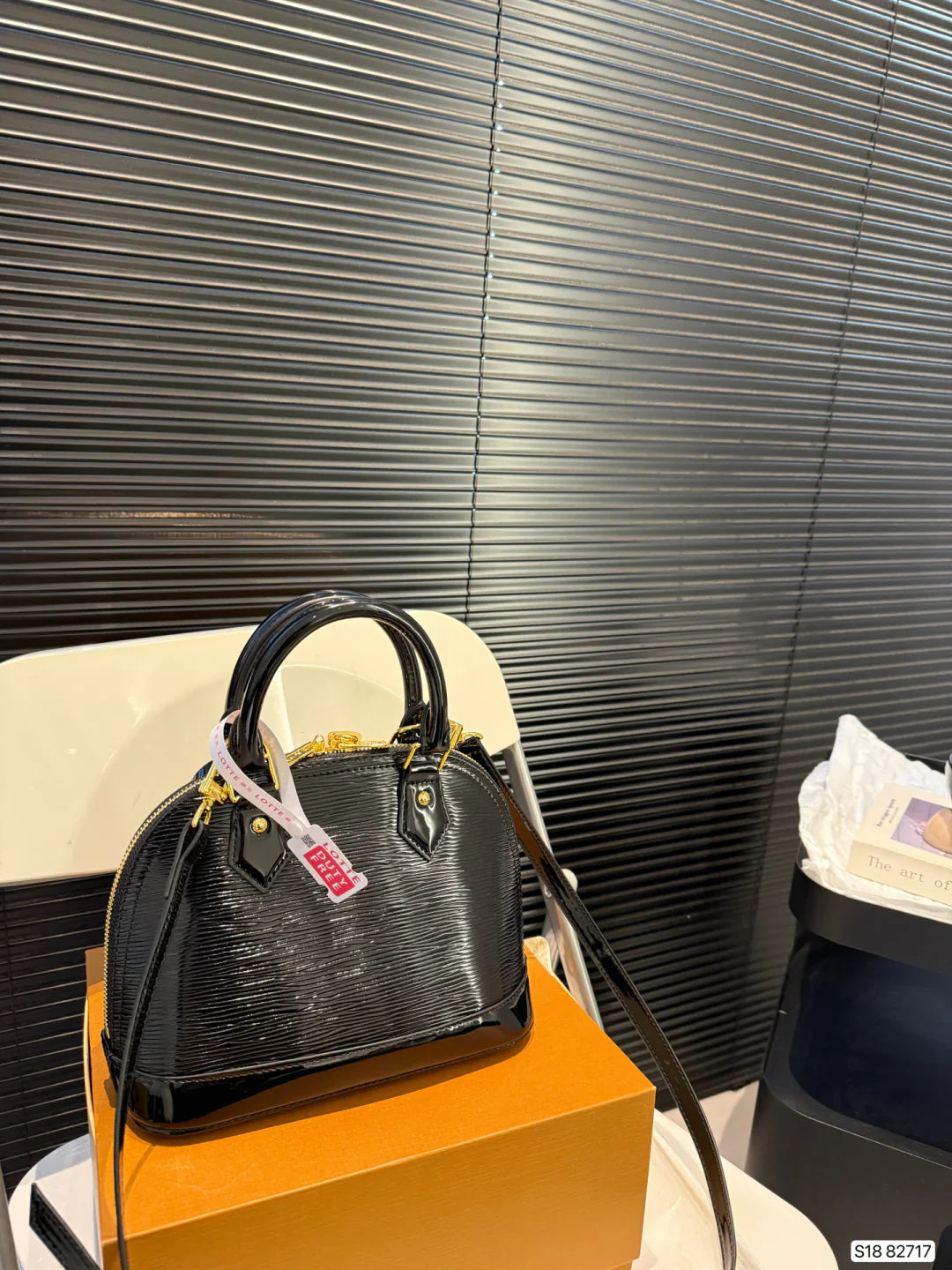 Louis Vuitton LV Black Tote Bag Water Wave Shell Bag 24x18cm