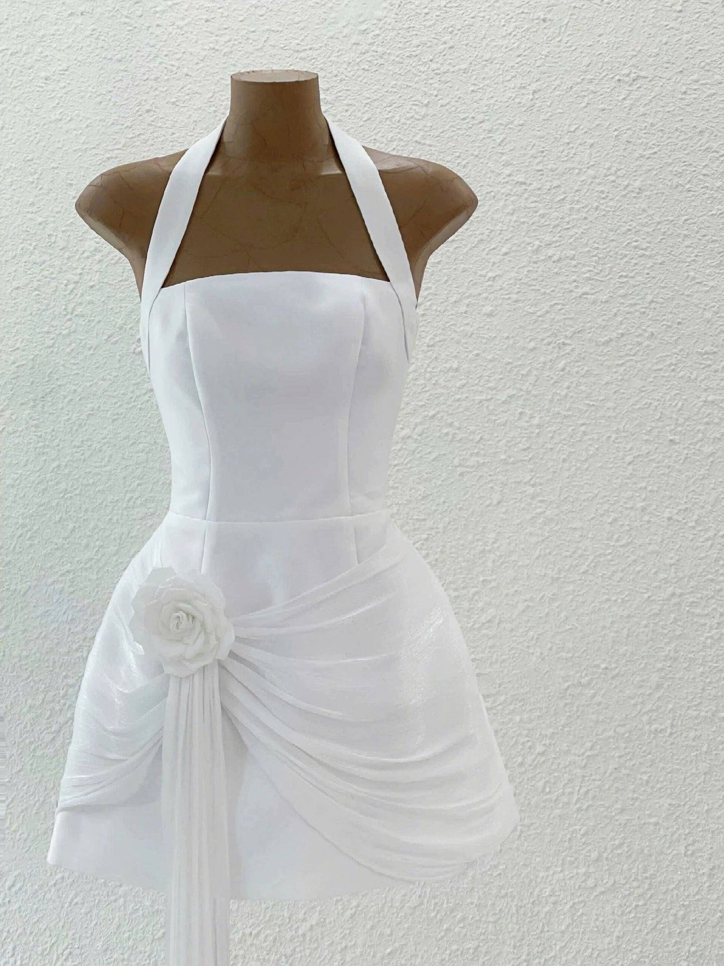 Modest A line Halter Little Black Dress Party Dresses Short Formal Homecoming Dresses Night Chic Elegant Cocktail Dresses 16th Birthday Outfits Hoco Dress DH2766