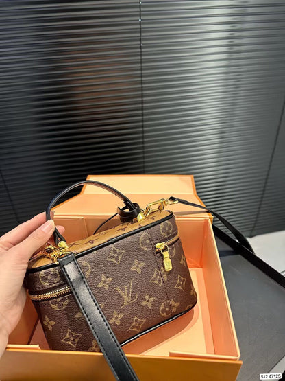 Louis Vuitton M47125 Vanity Chain Pouch