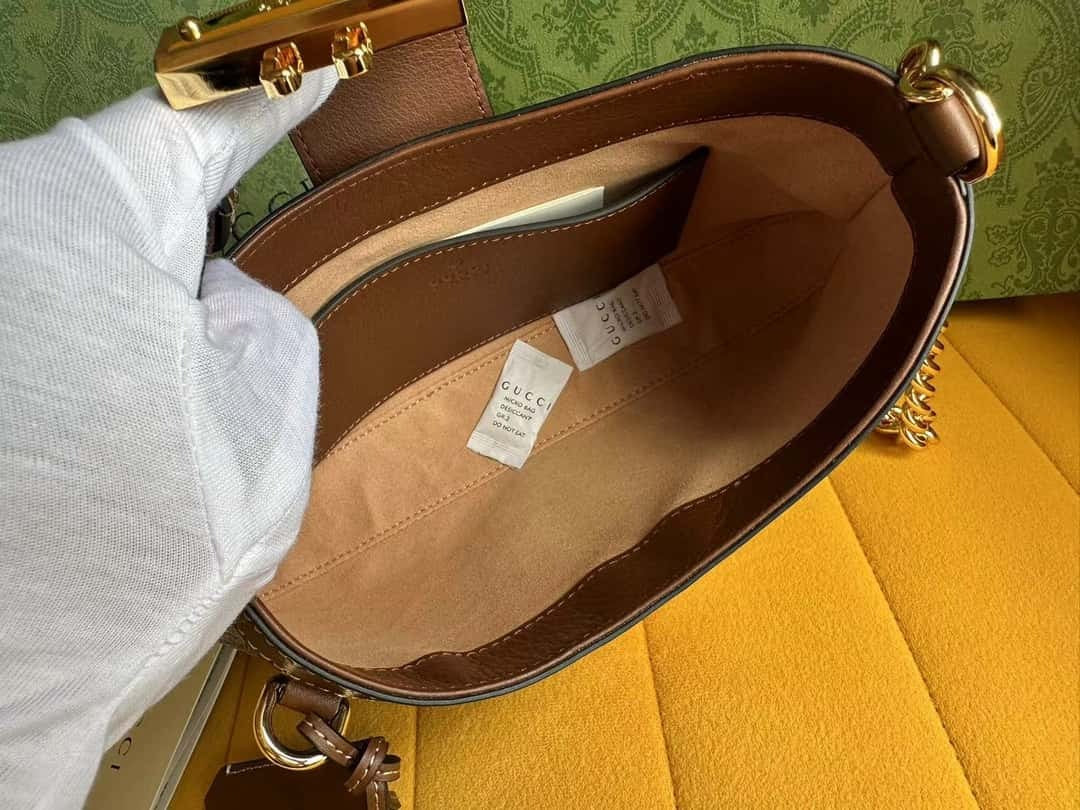 GG Supreme 811705 bag