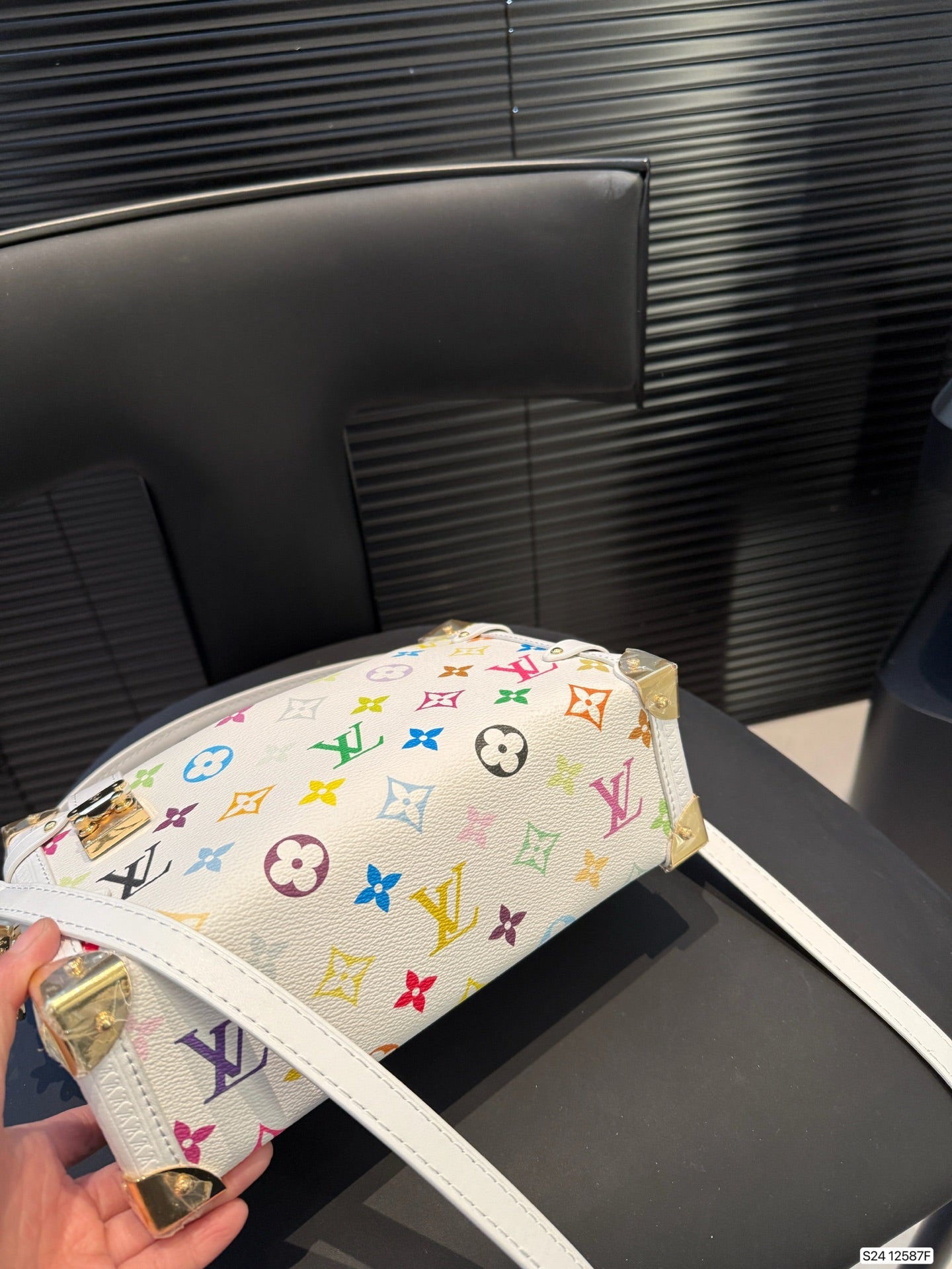 Louis Vuitton LV Trend White Tote Bag Crossbody 23x16cm