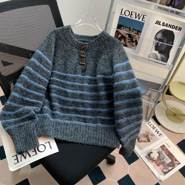 Vintage horn button striped half open collar sweater ED01018