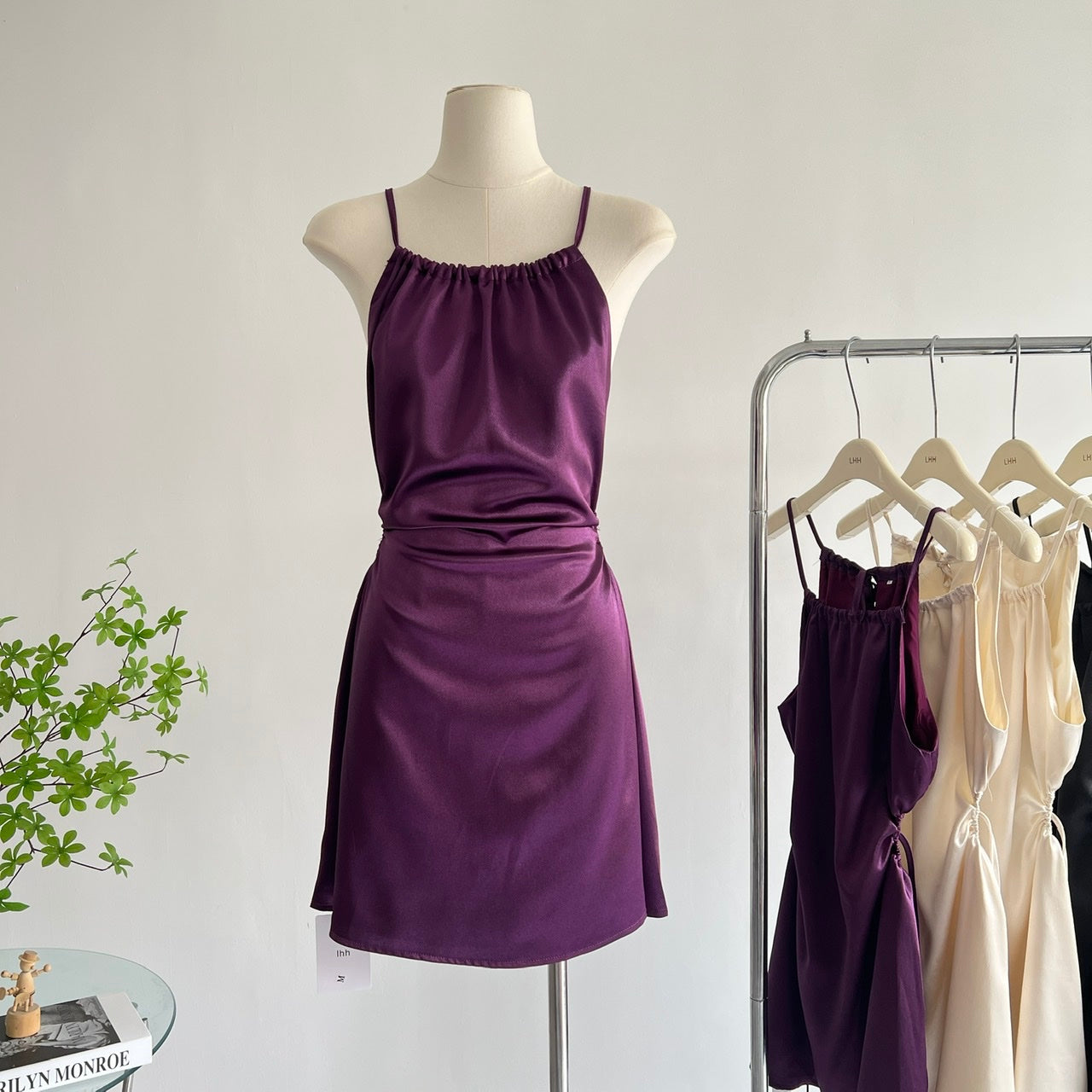 American style waist-baring halter neck pleated dress  ED01051