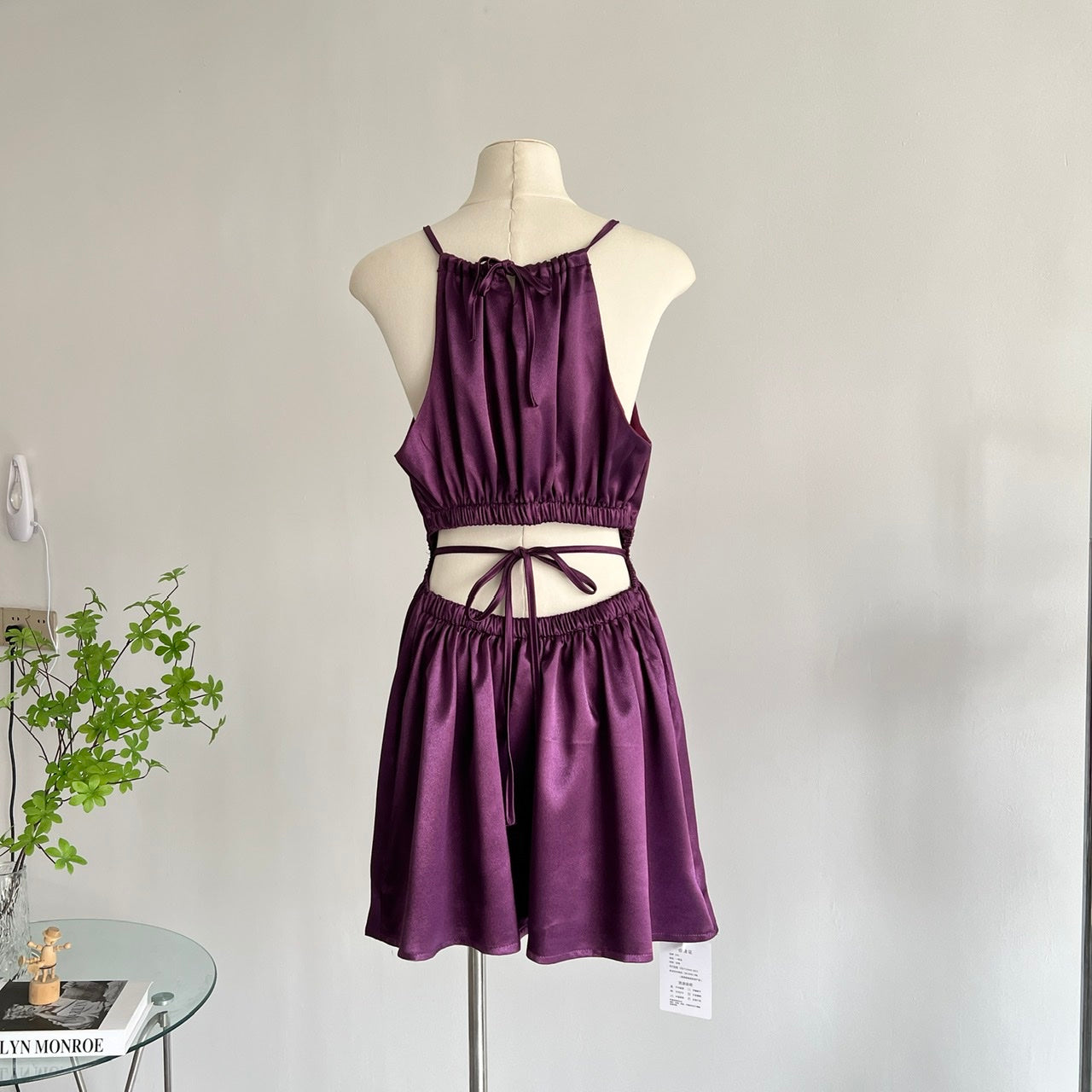 American style waist-baring halter neck pleated dress  ED01051