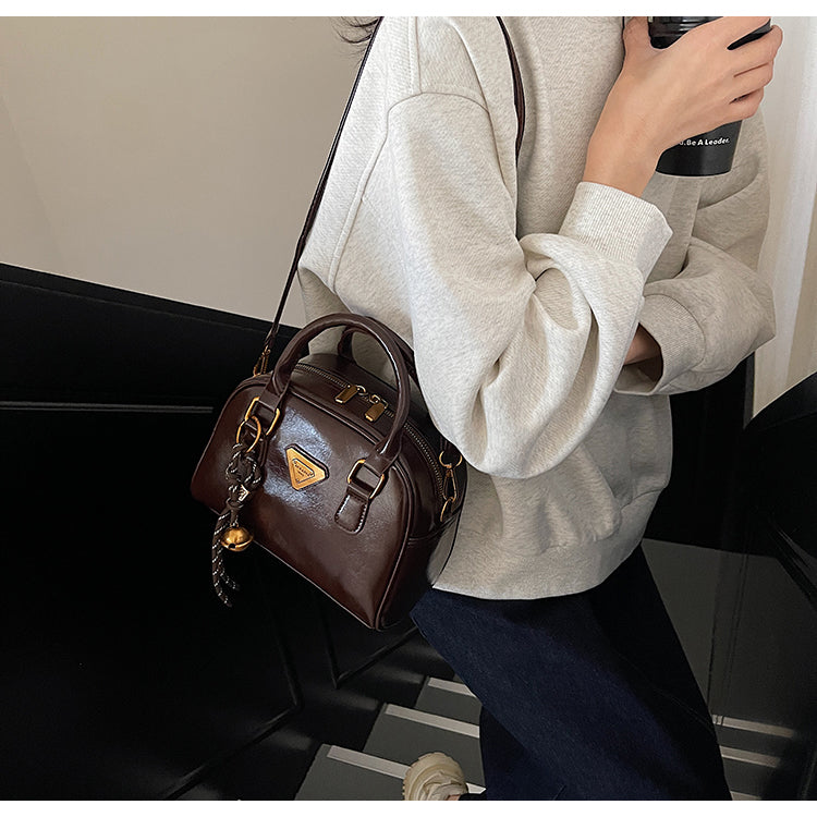 Simple and fashionable all-match handbag shoulder messenger bag ED01090