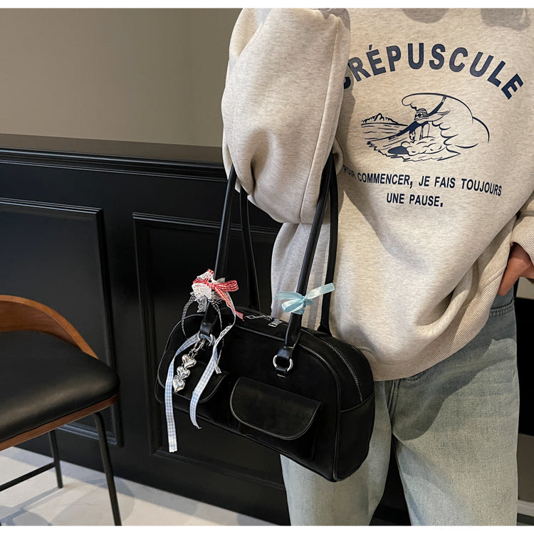 Popular all-match shoulder bag with pendant, large capacity commuter bag ED01092