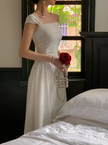 French pure desire style one-shoulder niche high-end waist temperament women's dress ED0111