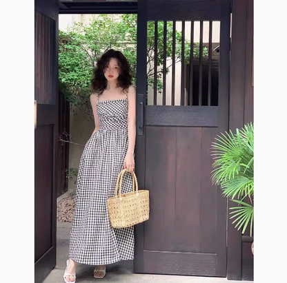 Black and white plaid suspender dress with slim waist and French retro temperament medium-length skirt ED0132