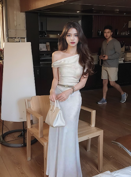 Sexy satin off-shoulder skirt with irregular waist and elegant hip-hugging style  ED0138