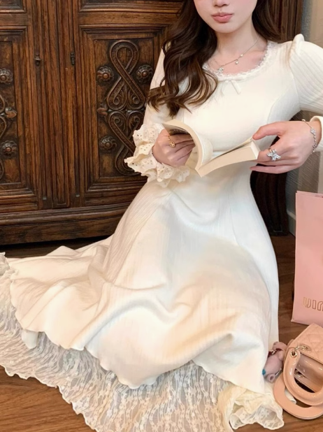 French Gardenia White Tea can be worn with a white long-sleeved knitted dress ED0140