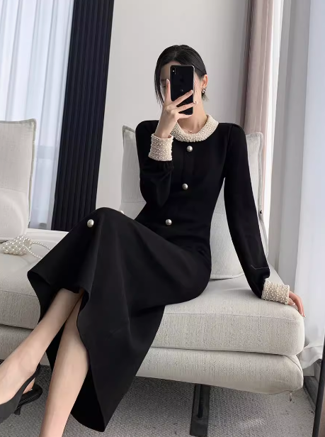 French high-end heavy-duty Hepburn style long-sleeved autumn and winter knitted long skirt ED0141