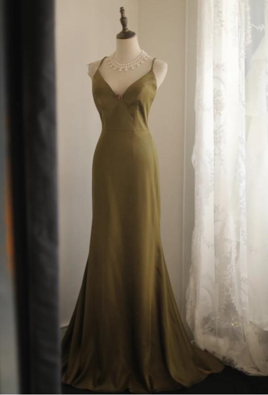 Mermaid V-Neck Satin Long Prom Dress Elegant Spaghetti Strap Formal Dress  ED01584