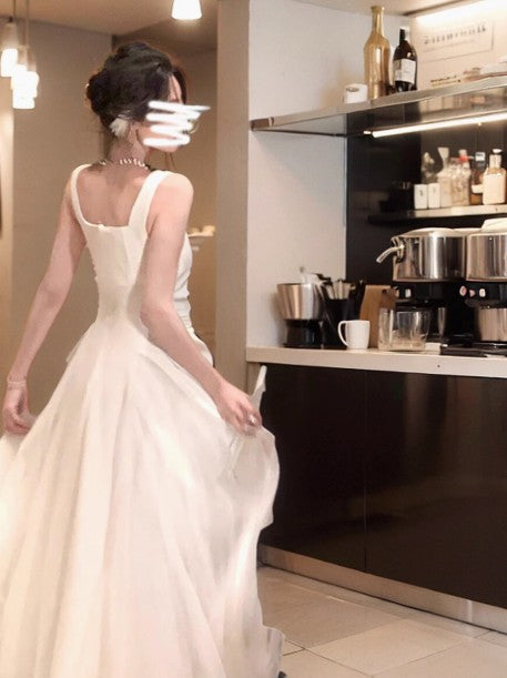 High-grade fluffy mesh white suspender dress ED01747