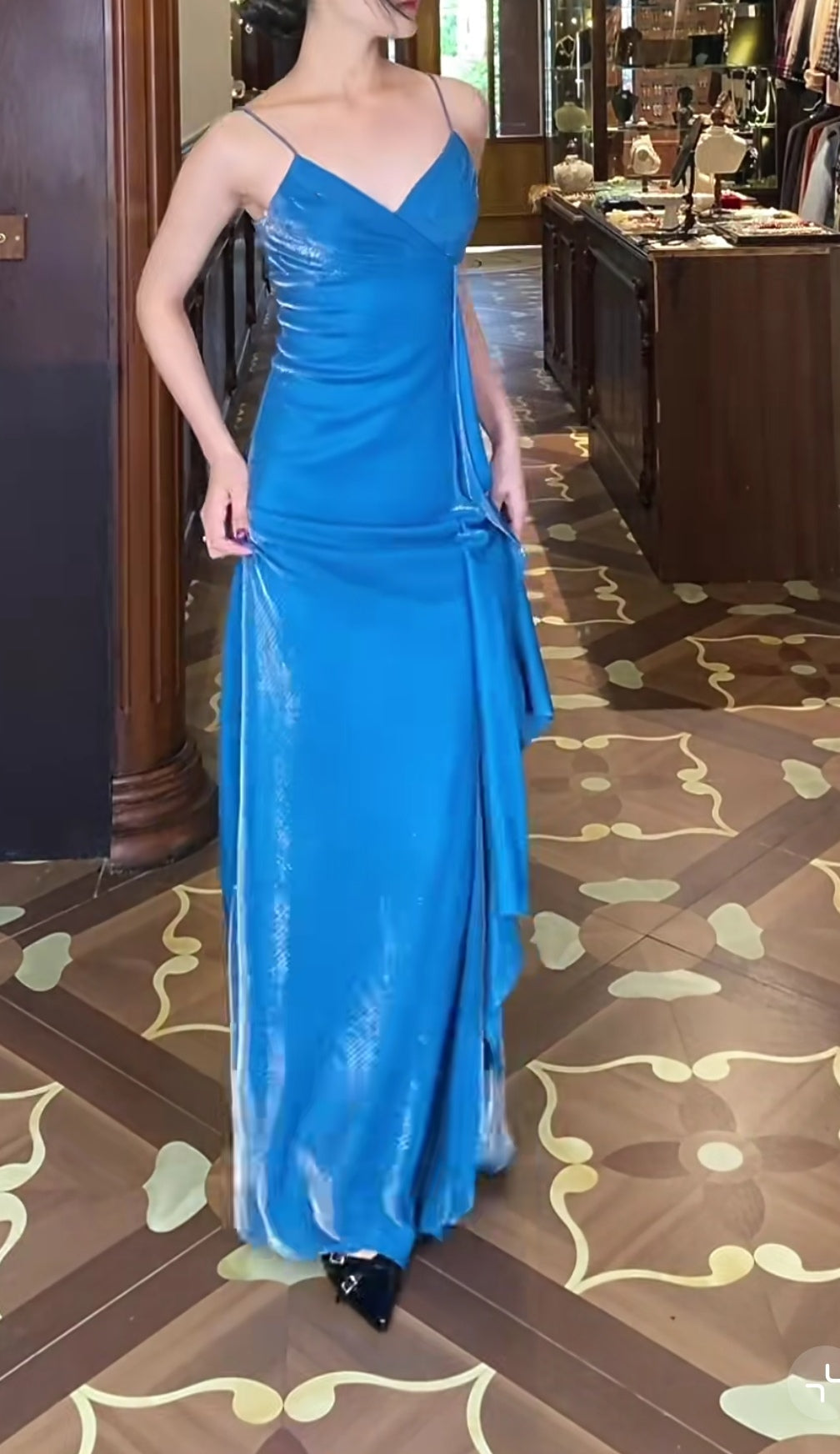 Elegant Blue Spaghetti Strap Velvet Long Prom Dress Vintage Backless Party Dress ED01962