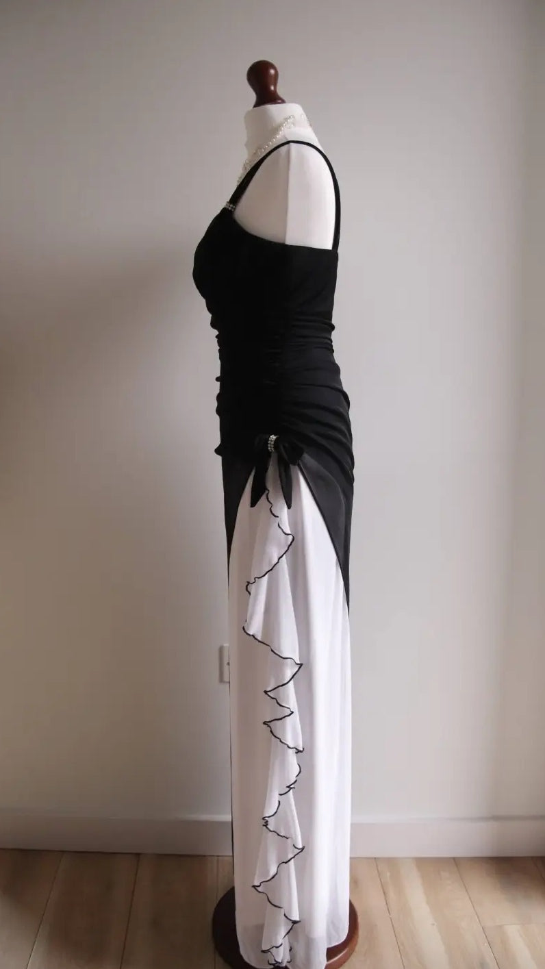 Elegant Black V-neck Chiffon Ball Dress Glam Ruffle Party Dress ED01960