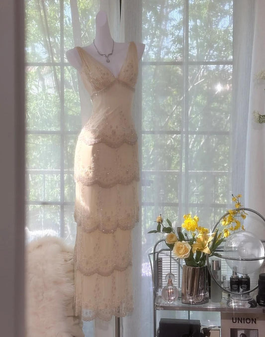 Elegant Pearl White V-neck Chiffon Beaded Evening Dresses Simple Wedding Guest Dresses with Embroidered Appliques ED02011