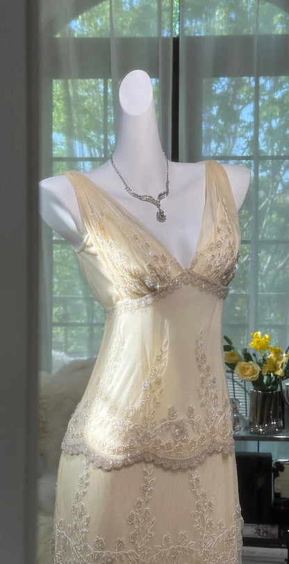 Elegant Pearl White V-neck Chiffon Beaded Evening Dresses Simple Wedding Guest Dresses with Embroidered Appliques ED02011