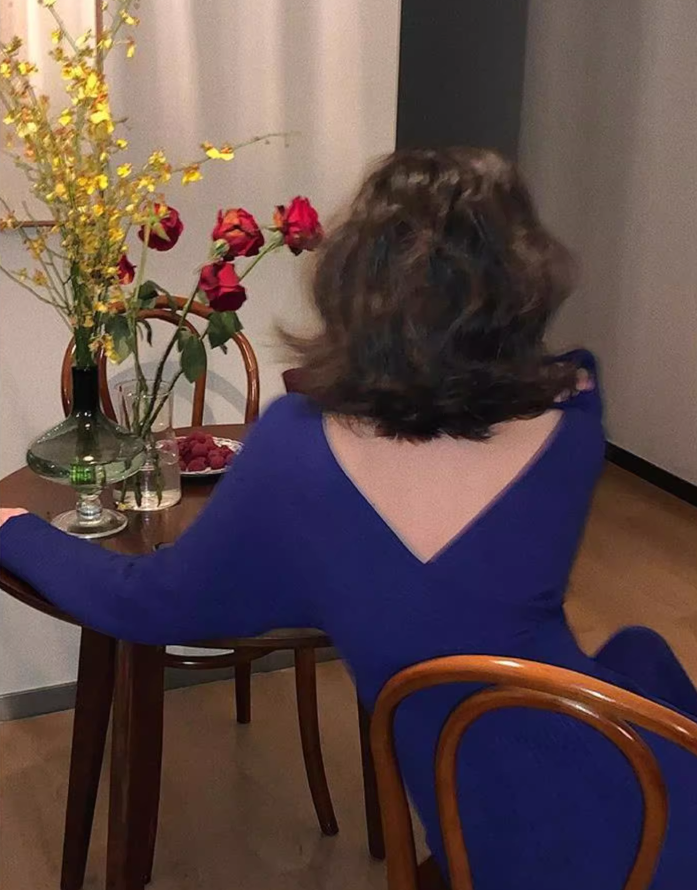 French retro Klein blue V neck hip-wrapped knitted dress ED0203