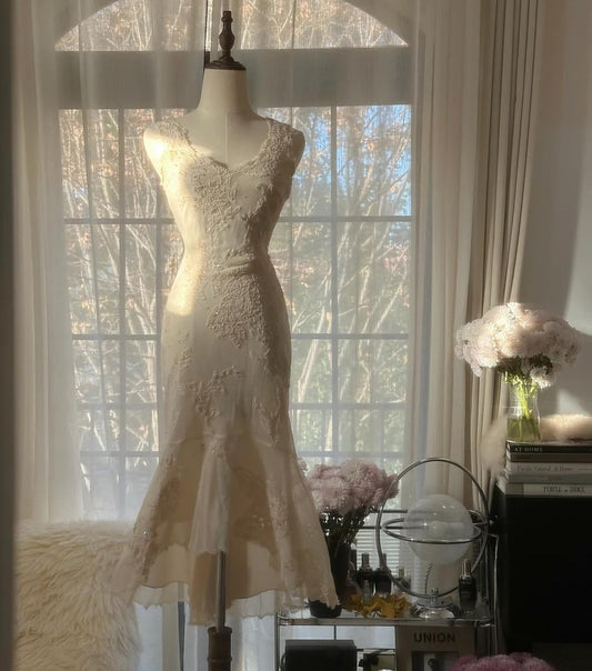 Gentle White V-neck Chiffon Lace Applique Short Party Dress Elegant Bridesmaids Dress Homecoming Dress ED02048