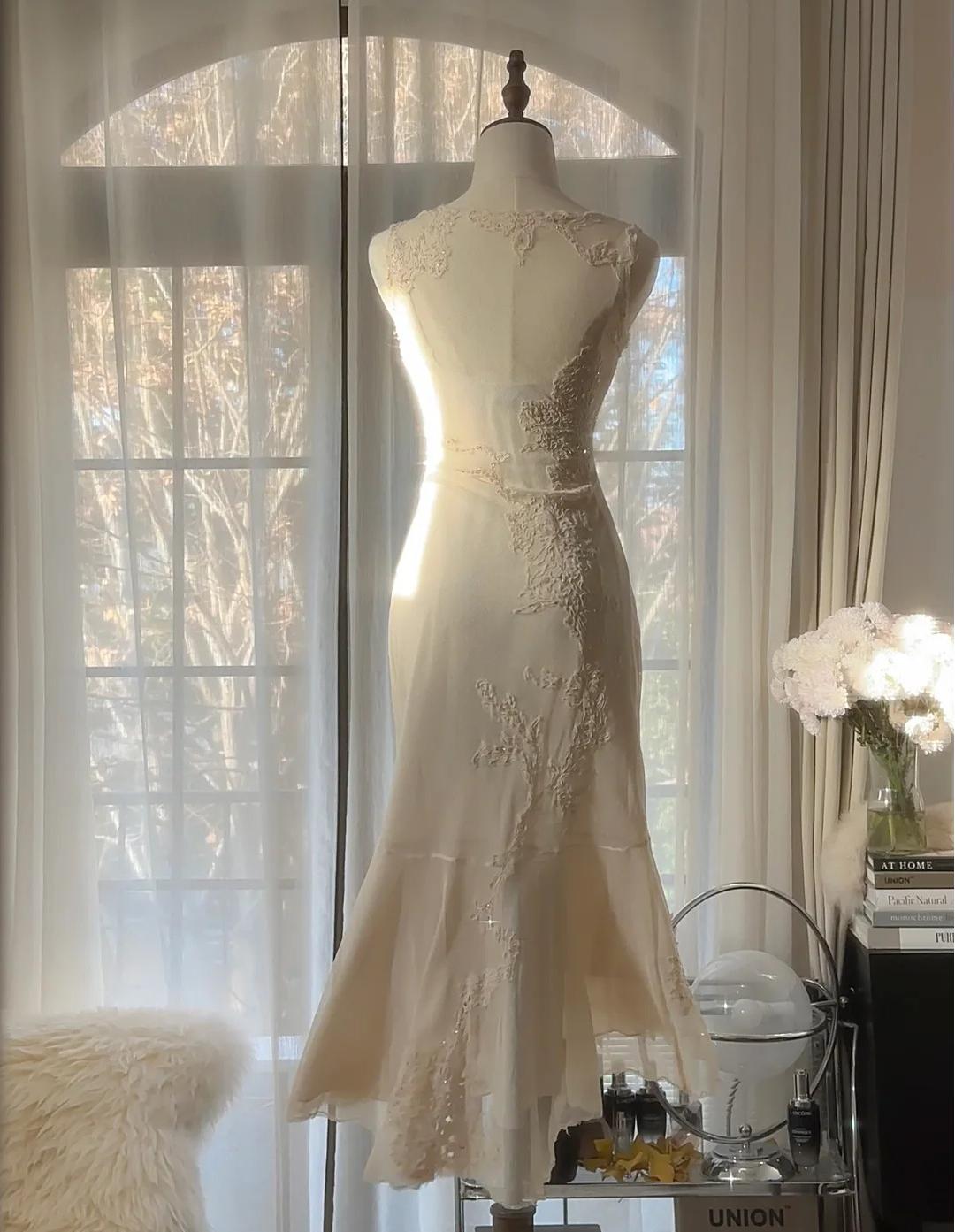 Gentle White V-neck Chiffon Lace Applique Short Party Dress Elegant Bridesmaids Dress Homecoming Dress ED02048