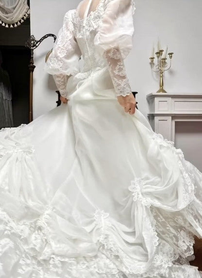 Pretty White A-Line Long Sleeve Tulle Lace Applique Train Vintage Wedding Dress ED02205