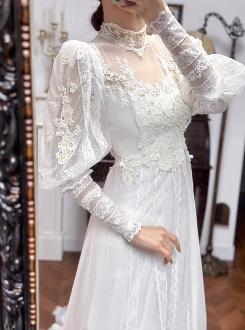 Charming A-Line White Turtleneck Lace Beading Tulle Long Sleeve Vintage Wedding Dress ED02207