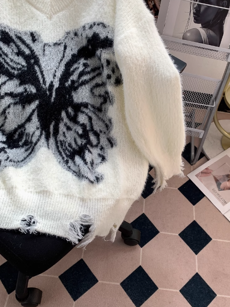 Butterfly Print Distressed V-Neck Pullover Sweater ED0220