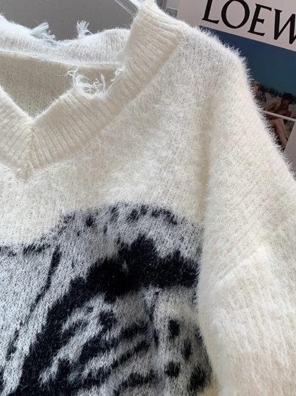 Butterfly Print Distressed V-Neck Pullover Sweater ED0220